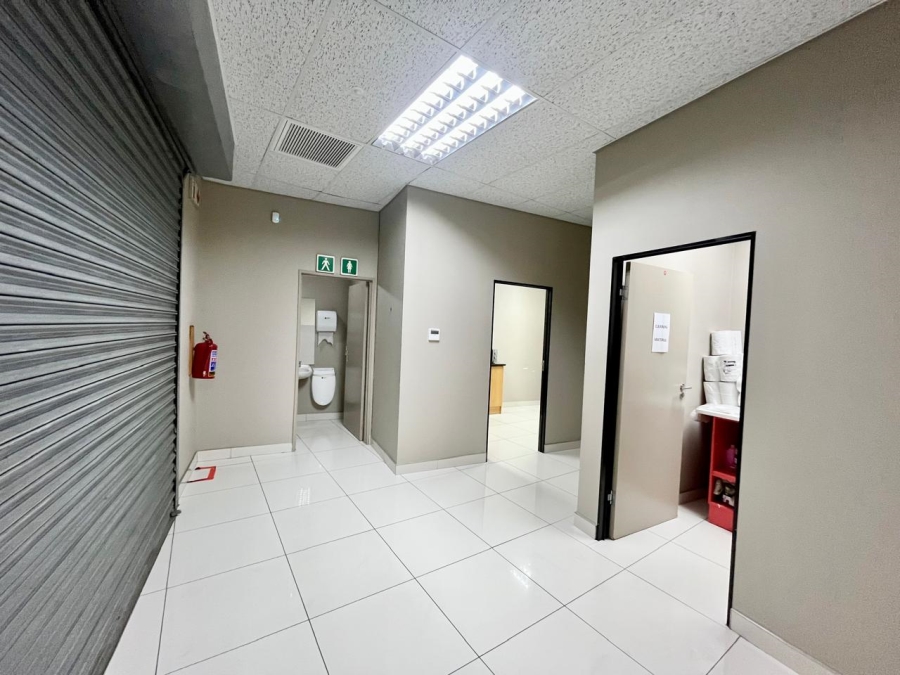 To Let commercial Property for Rent in Beacon Bay North Eastern Cape